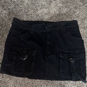 SHEIN Black Mini Skirt with Front Cargo Pockets